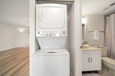 Condo in Saint Petersburg, Florida, 2 bedrooms  № 1914968 - photo 14