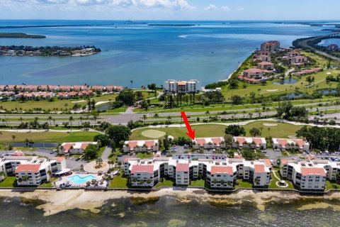 Condo in Saint Petersburg, Florida, 2 bedrooms  № 1914968 - photo 18