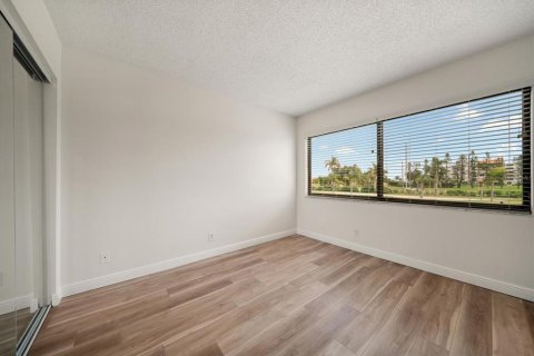 Condo in Saint Petersburg, Florida, 2 bedrooms  № 1914968 - photo 26