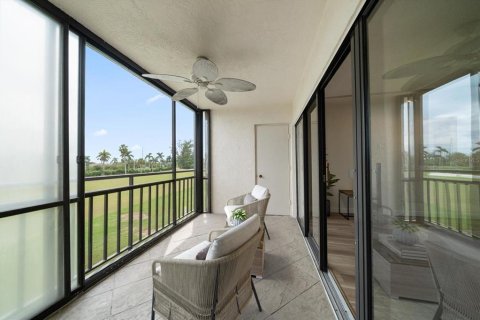 Condo in Saint Petersburg, Florida, 2 bedrooms  № 1914968 - photo 10