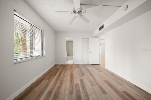 Condo in Saint Petersburg, Florida, 2 bedrooms  № 1914968 - photo 22