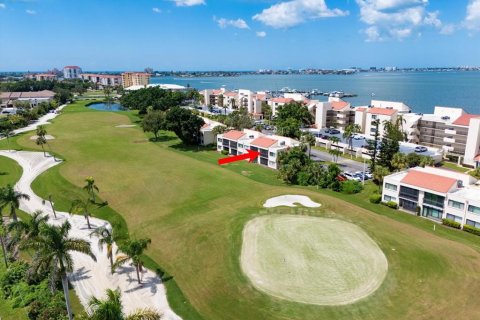 Condo in Saint Petersburg, Florida, 2 bedrooms  № 1914968 - photo 15
