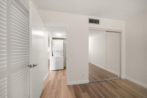 Condo in Saint Petersburg, Florida, 2 bedrooms  № 1914968 - photo 29