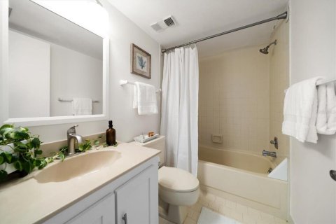 Condo in Saint Petersburg, Florida, 2 bedrooms  № 1914968 - photo 25