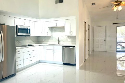 Appartement à louer à Winter Park, Floride: 3 chambres, 100.33 m2 № 2431250 - photo 2