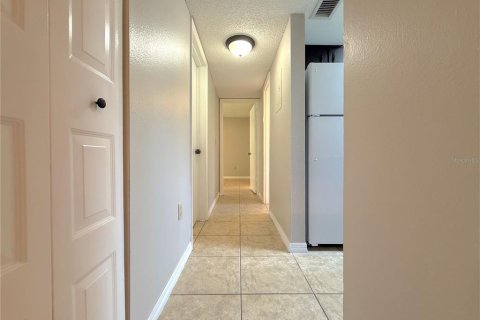 Condo in Orlando, Florida, 2 bedrooms  № 1847350 - photo 12