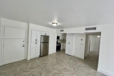 Condominio en venta en Miami, Florida, 2 dormitorios, 83.61 m2 № 2013092 - foto 3
