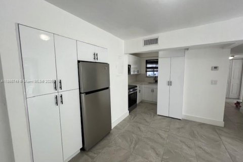 Condominio en venta en Miami, Florida, 2 dormitorios, 83.61 m2 № 2013092 - foto 2
