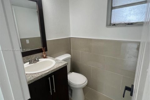 Condominio en venta en Miami, Florida, 2 dormitorios, 83.61 m2 № 2013092 - foto 11