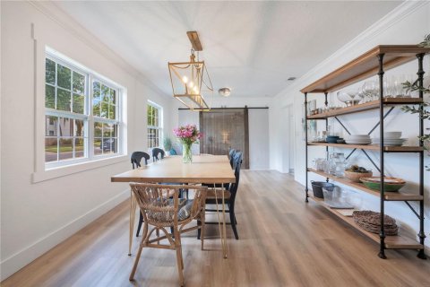 House in Winter Park, Florida 5 bedrooms, 246.75 sq.m. № 2209177 - photo 6