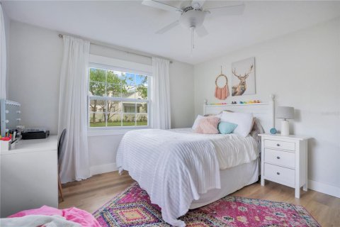 House in Winter Park, Florida 5 bedrooms, 246.75 sq.m. № 2209177 - photo 20