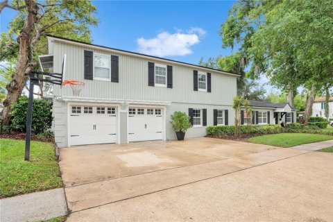 House in Winter Park, Florida 5 bedrooms, 246.75 sq.m. № 2209177 - photo 3
