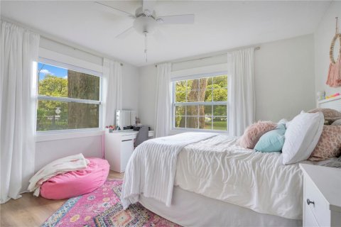 House in Winter Park, Florida 5 bedrooms, 246.75 sq.m. № 2209177 - photo 21
