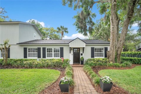 House in Winter Park, Florida 5 bedrooms, 246.75 sq.m. № 2209177 - photo 2