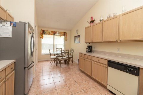 House in Kissimmee, Florida 4 bedrooms, 169.27 sq.m. № 2112228 - photo 11