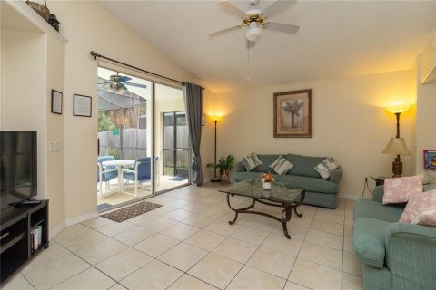 House in Kissimmee, Florida 4 bedrooms, 169.27 sq.m. № 2112228 - photo 6