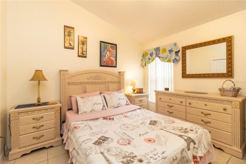 House in Kissimmee, Florida 4 bedrooms, 169.27 sq.m. № 2112228 - photo 24