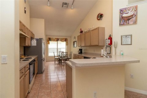 House in Kissimmee, Florida 4 bedrooms, 169.27 sq.m. № 2112228 - photo 9