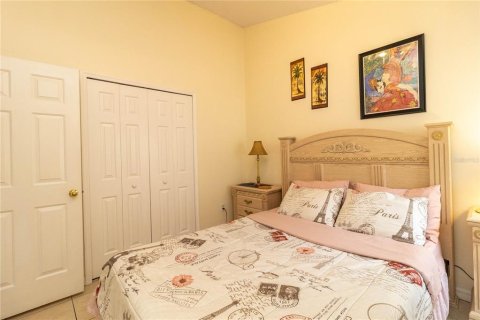 House in Kissimmee, Florida 4 bedrooms, 169.27 sq.m. № 2112228 - photo 25