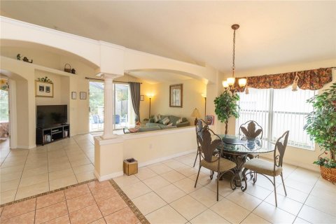House in Kissimmee, Florida 4 bedrooms, 169.27 sq.m. № 2112228 - photo 3