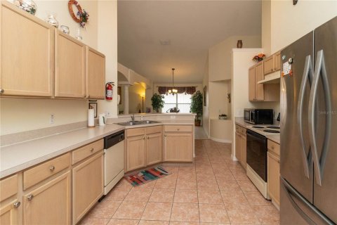 House in Kissimmee, Florida 4 bedrooms, 169.27 sq.m. № 2112228 - photo 10