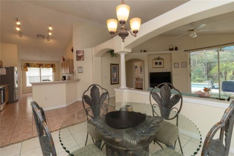 House in Kissimmee, Florida 4 bedrooms, 169.27 sq.m. № 2112228 - photo 5