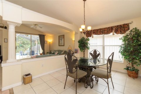 House in Kissimmee, Florida 4 bedrooms, 169.27 sq.m. № 2112228 - photo 4
