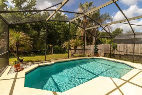 House in Kissimmee, Florida 4 bedrooms, 169.27 sq.m. № 2112228 - photo 2