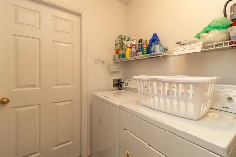 House in Kissimmee, Florida 4 bedrooms, 169.27 sq.m. № 2112228 - photo 28