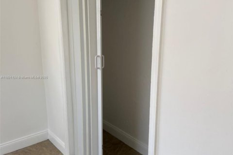 Commercial property in Fort Lauderdale, Florida 138.24 sq.m. № 1807123 - photo 15