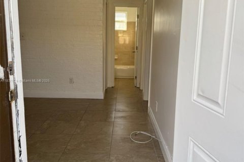 Commercial property in Fort Lauderdale, Florida 138.24 sq.m. № 1807123 - photo 8