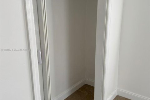 Commercial property in Fort Lauderdale, Florida 138.24 sq.m. № 1807123 - photo 20