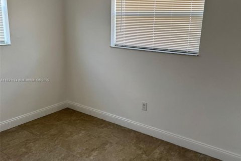 Commercial property in Fort Lauderdale, Florida 138.24 sq.m. № 1807123 - photo 19