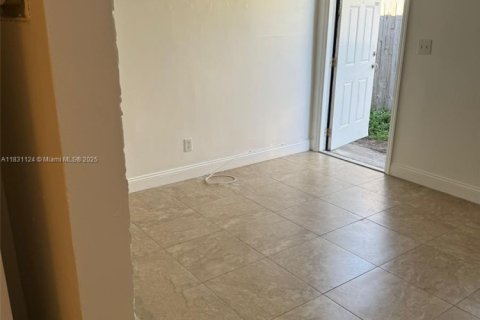 Commercial property in Fort Lauderdale, Florida 138.24 sq.m. № 1807123 - photo 16