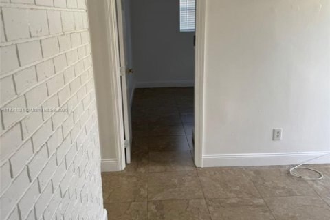 Commercial property in Fort Lauderdale, Florida 138.24 sq.m. № 1807123 - photo 12
