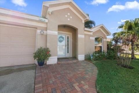 Casa en venta en Riverview, Florida, 4 dormitorios, 179.86 m2 № 1909786 - foto 1