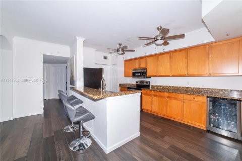 Copropriété à louer à Sunny Isles Beach, Floride: 3 chambres, 125.7 m2 № 2062466 - photo 10