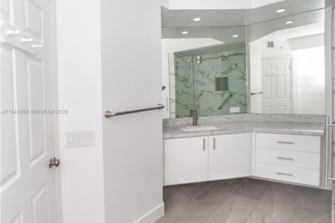Copropriété à louer à Sunny Isles Beach, Floride: 3 chambres, 125.7 m2 № 2062466 - photo 26