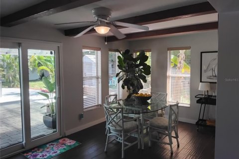 Villa ou maison à louer à Belleair Bluffs, Floride: 3 chambres, 141.12 m2 № 2423605 - photo 8