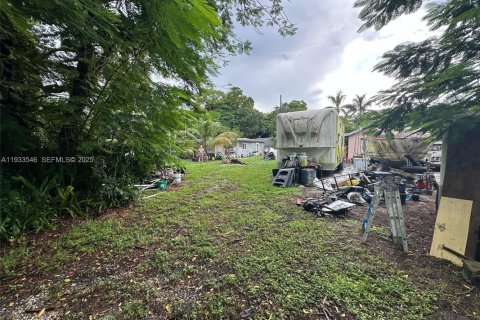 Terreno en venta en Fort Lauderdale, Florida № 1992585 - foto 1