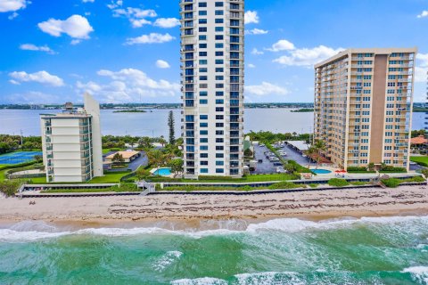 Condominio en venta en Riviera Beach, Florida, 2 dormitorios, 141.21 m2 № 2183821 - foto 21
