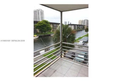 Снять в аренду кондоминиум в Норт-Майами-Бич, Флорида 2 спальни, 100.8м2, № 2006513 - фото 5