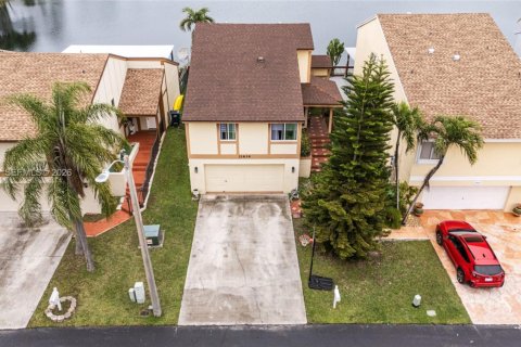 Купить виллу или дом в Катлер-Бей, Флорида 3 спальни, 153.29м2, № 2017761 - фото 26