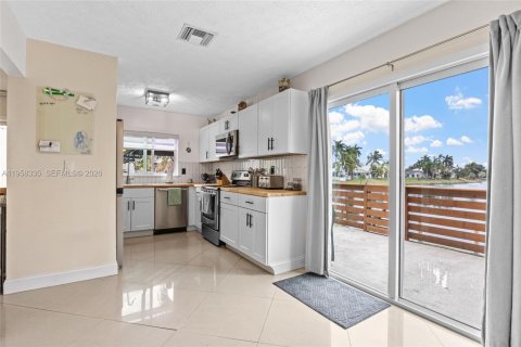 Купить виллу или дом в Катлер-Бей, Флорида 3 спальни, 153.29м2, № 2017761 - фото 9