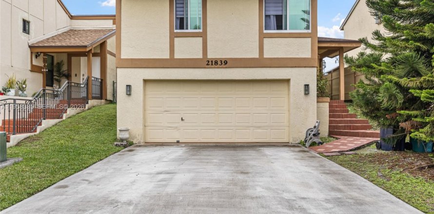 Дом в Катлер-Бей, Флорида 3 спальни, 153.29м2 № 2017761