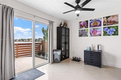 Купить виллу или дом в Катлер-Бей, Флорида 3 спальни, 153.29м2, № 2017761 - фото 16