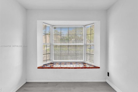 Townhouse in Sunrise, Florida 3 bedrooms, 134.15 sq.m. № 2002694 - photo 10