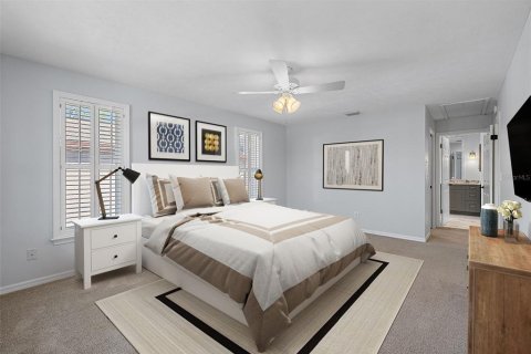 House in Saint Petersburg, Florida 4 bedrooms, 284.75 sq.m. № 1571498 - photo 24