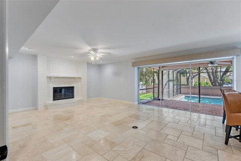 House in Saint Petersburg, Florida 4 bedrooms, 284.75 sq.m. № 1571498 - photo 14