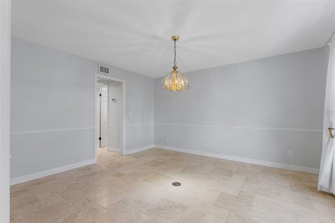 House in Saint Petersburg, Florida 4 bedrooms, 284.75 sq.m. № 1571498 - photo 11